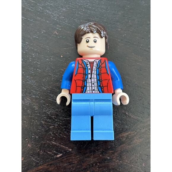 Lego Marty McFly Minifigure - Red Puffy Best, Blue Arms #idea001 - Picture 1 of 7